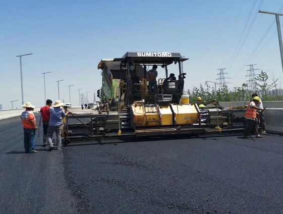 為什么高速公路用瀝青做路面？