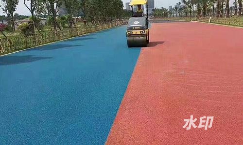 瀝青路面和水泥路面相比哪個(gè)好？