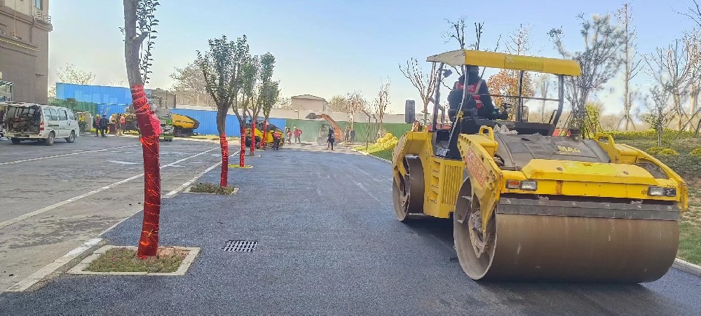 鄭州鞏義瀝青路面熱再生技術的優點——鞏義瀝青路面